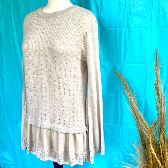 LC Lauren Conrad Eyelet Tulle Trim Sweater size M - Picture 4 of 8